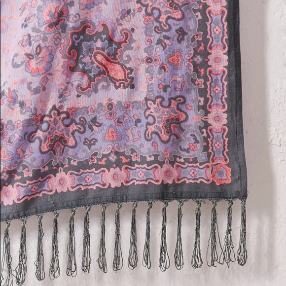 Last 1-Urban Outfitters | Petra Folk Tapestry - Picture 3 of 6
